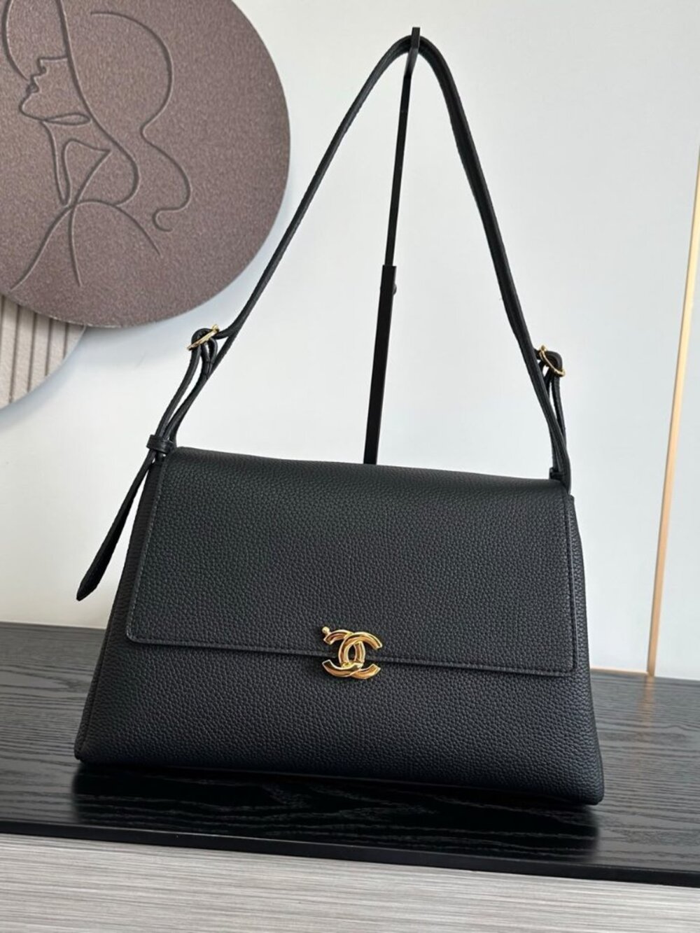 Classic CHANEL bag: A Stylish and Versatile Choice for Elegance